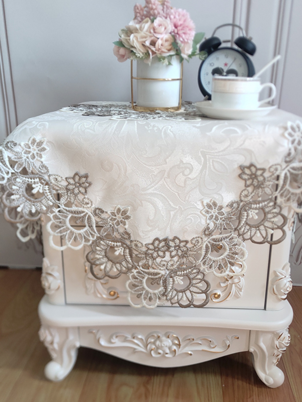 European Sle Bede Table Cover  - Embroidery Towel recension och pris