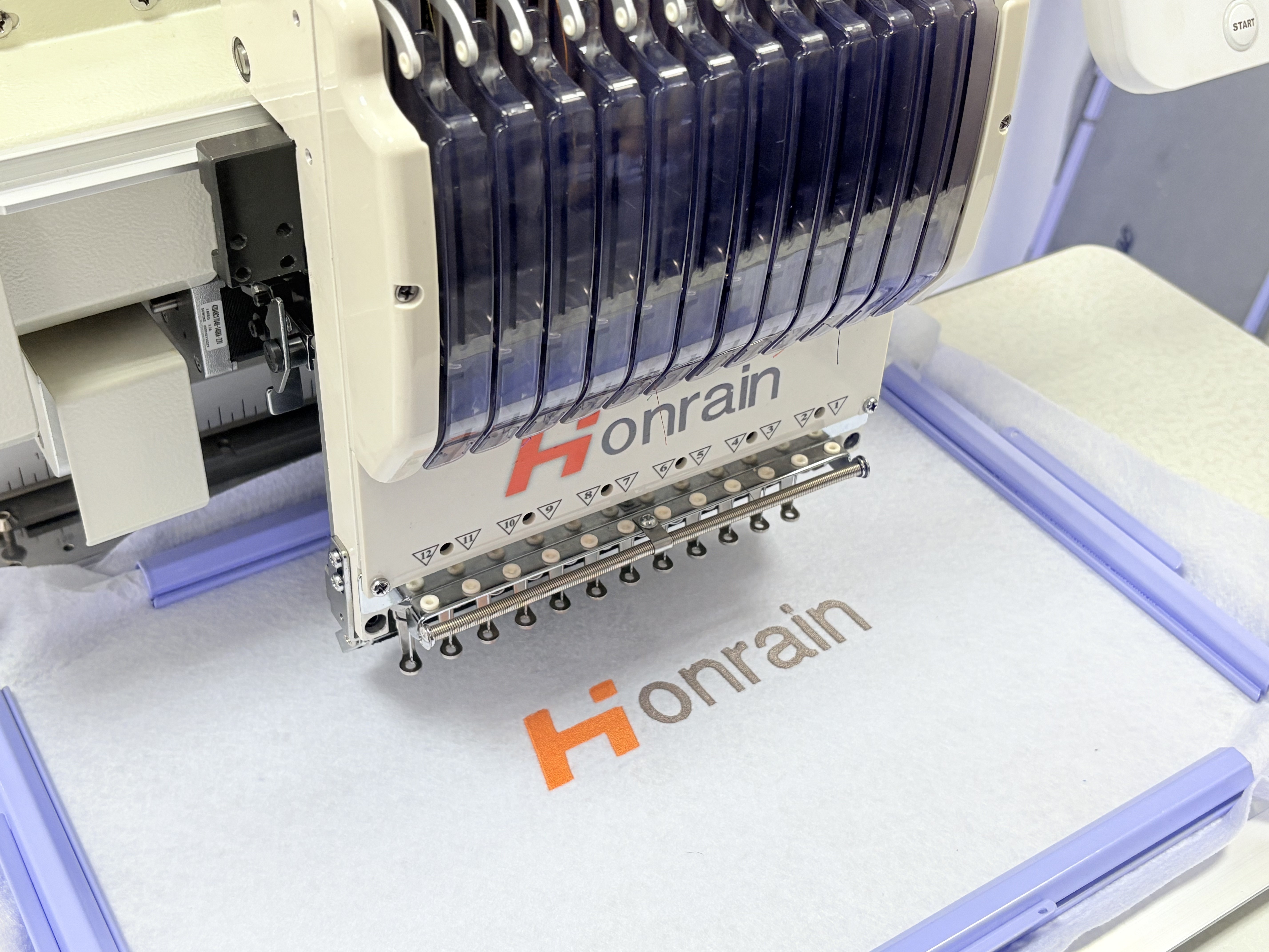 China Hot Sale High Quality Au - Embroidery Machine China recension och pris