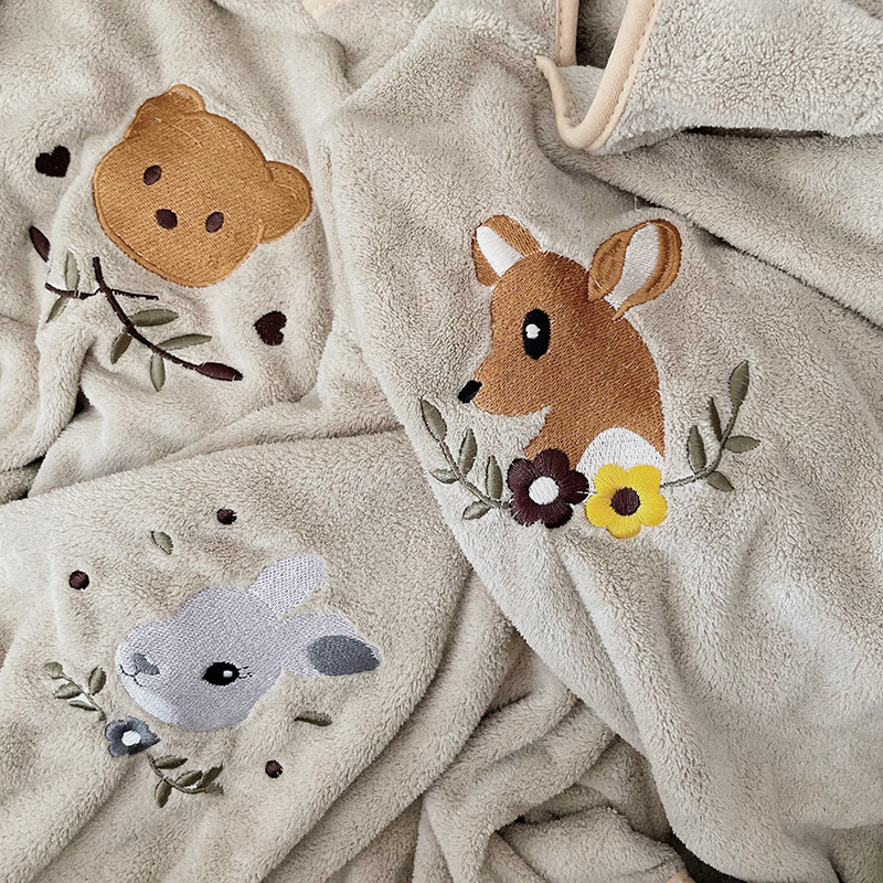 Children's Coral Fleece Cloaks - Embroidery Towel recension och pris