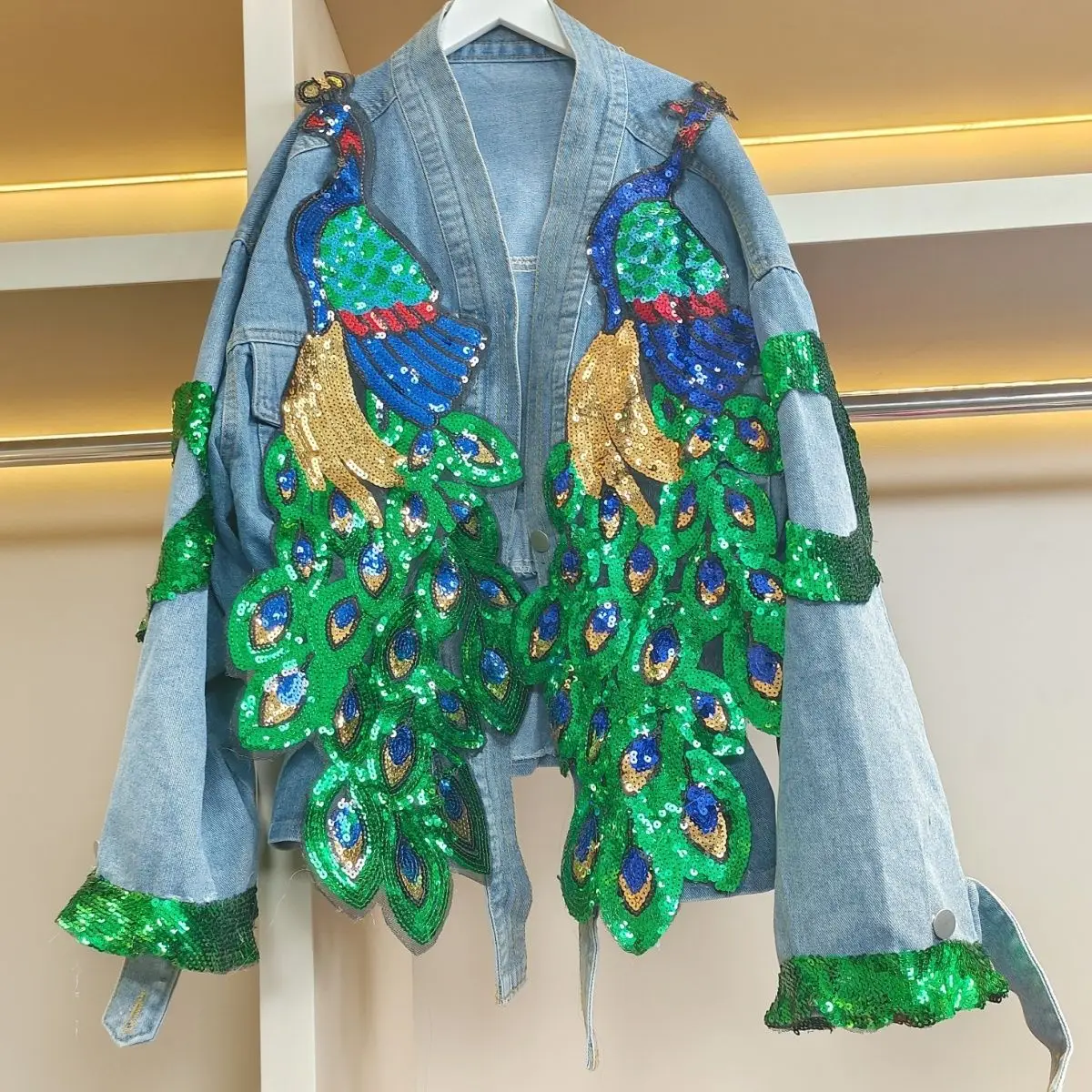 Women V-neck 3D Peacock Sequin - Embroidery Jeans Sakura recension och pris